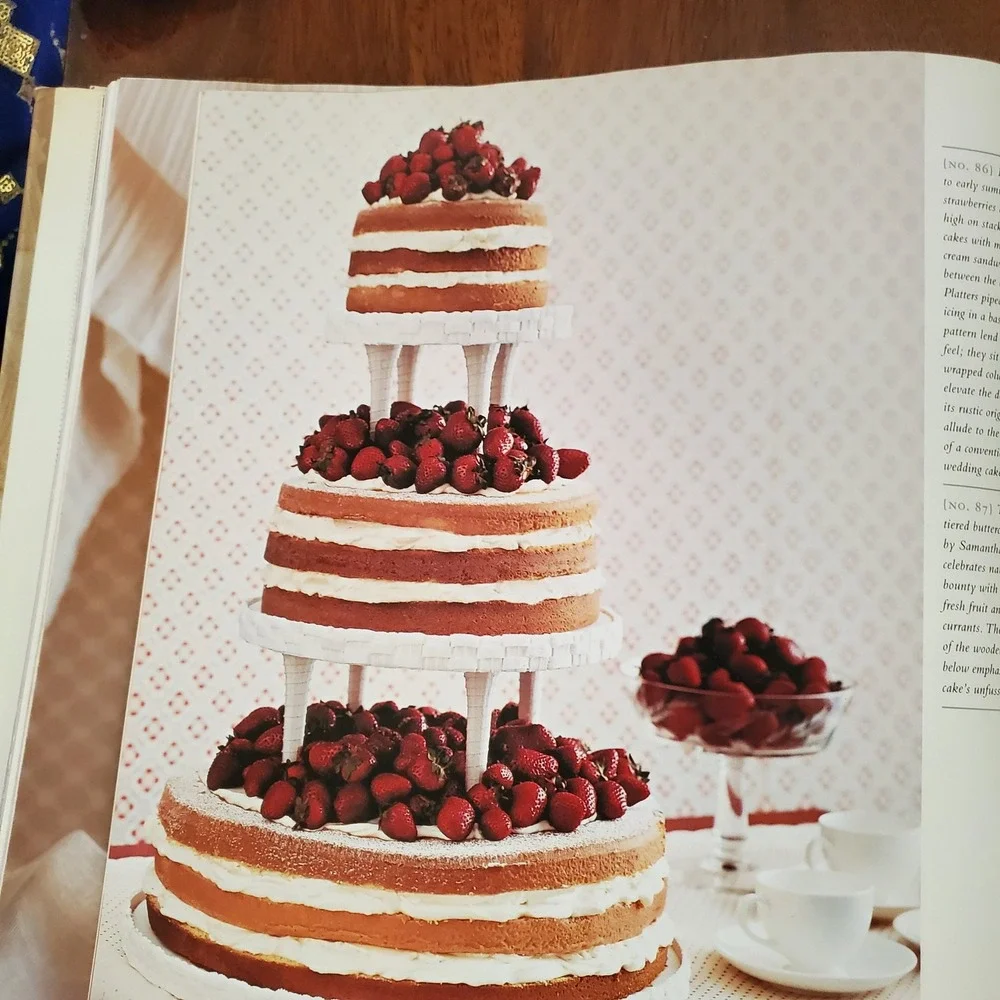 Martha Stewart's Wedding Cakes Hardcover First Edition 2007 Cookbook Guide